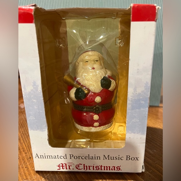 VTG  Mr. Christmas Porcelain Music Box Santa ClausWe Wish You A Merry Christmas - Picture 12 of 15